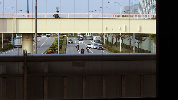 向かって来るライダー達